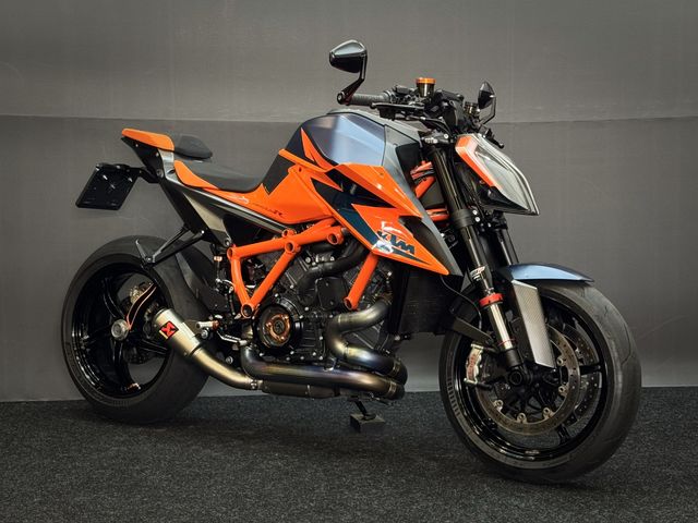 ktm - 1290-super-duke-r