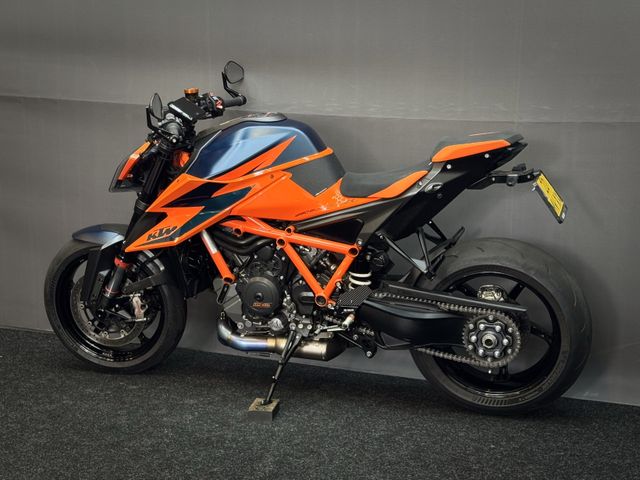 ktm - 1290-super-duke-r