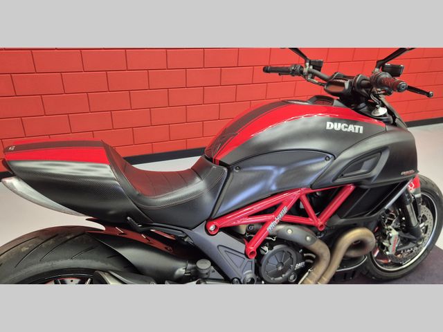 ducati - diavel-carbon