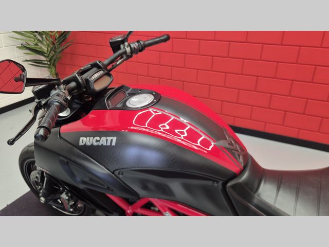 ducati - diavel-carbon