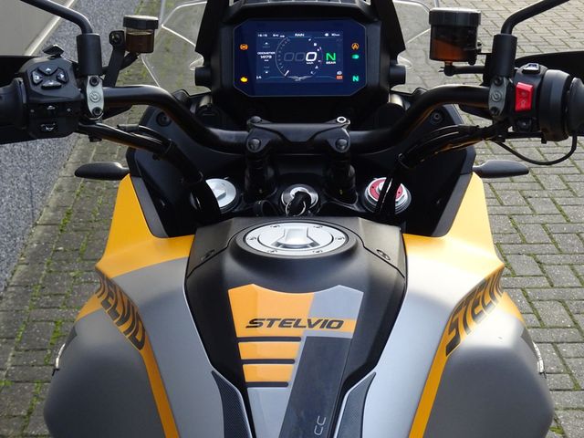 moto-guzzi - stelvio