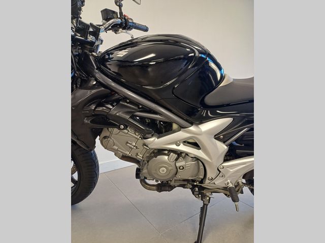 suzuki - sfv-650-gladius