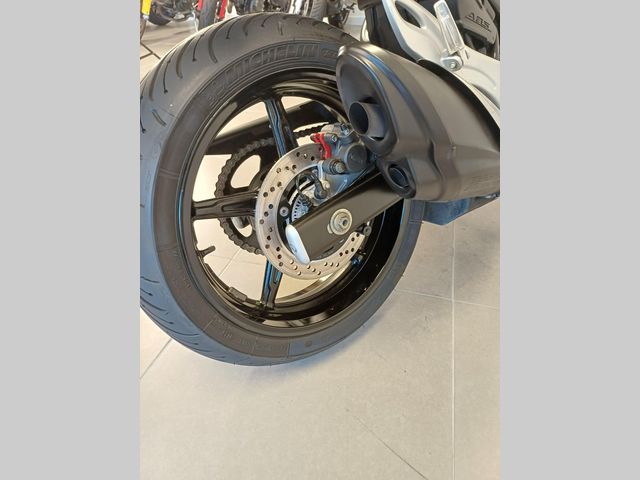 suzuki - sfv-650-gladius