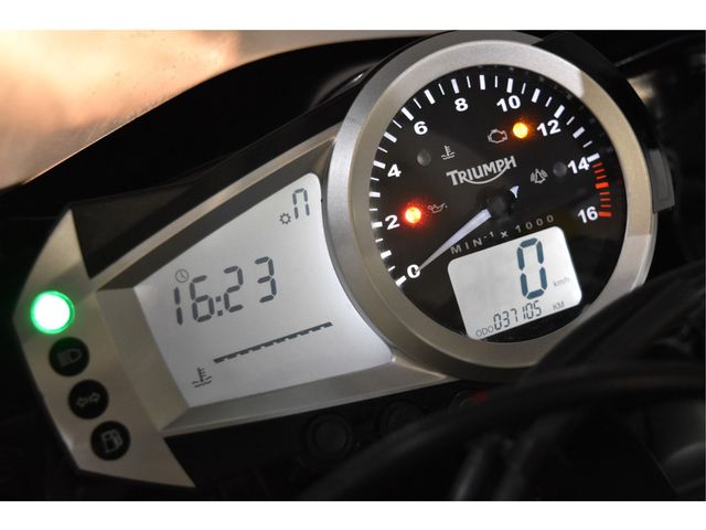 triumph - daytona-675