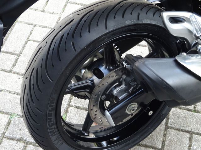 suzuki - gladius