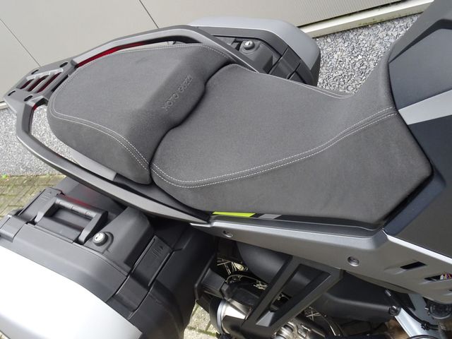 moto-guzzi - stelvio