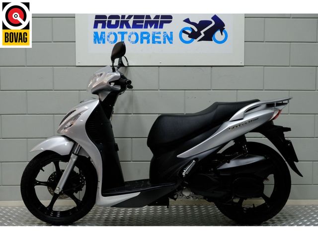 suzuki - ux-150