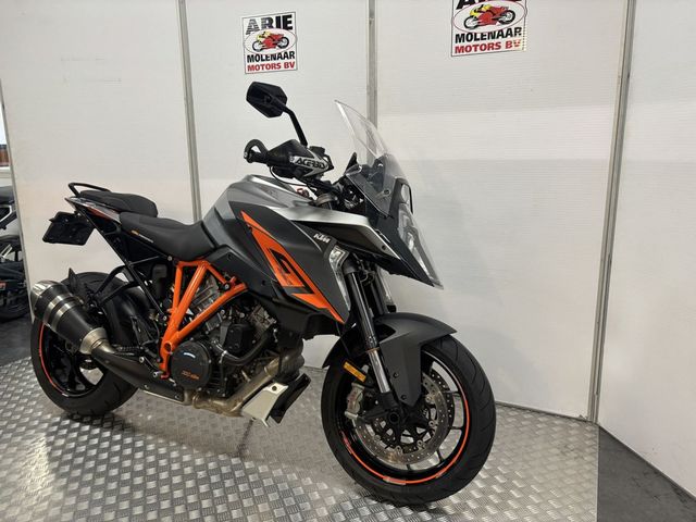 ktm - 1290-super-duke-gt