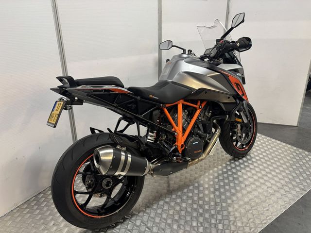 ktm - 1290-super-duke-gt