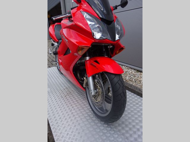 honda - vfr-800-fi-vtec-abs