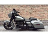HARLEY-DAVIDSON STREET GLIDE SPECIAL FLHXS