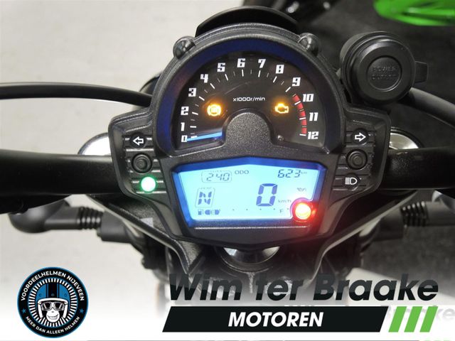 kawasaki - vn-900-classic-se