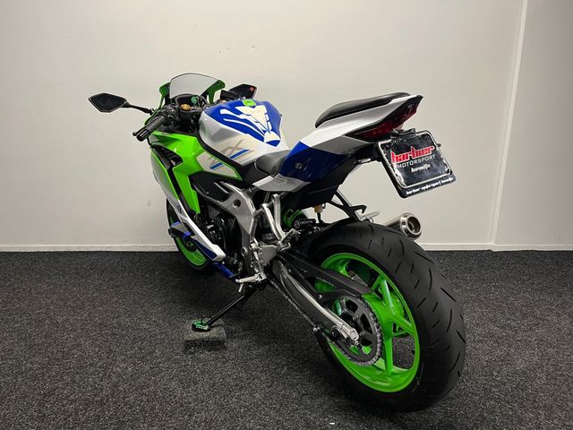 kawasaki - ninja-zx-4rr