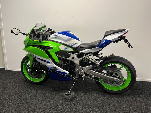 kawasaki - ninja-zx-4rr