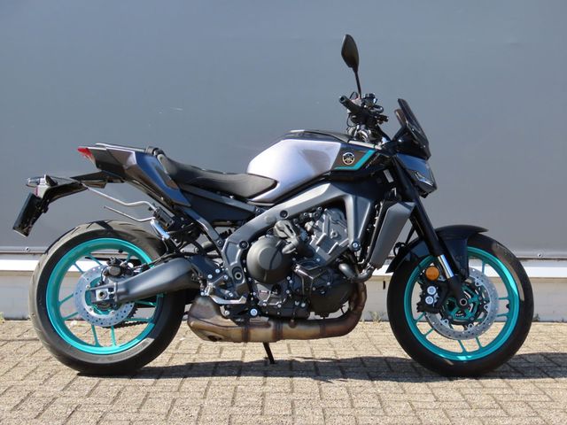 yamaha - mt-09-y-amt