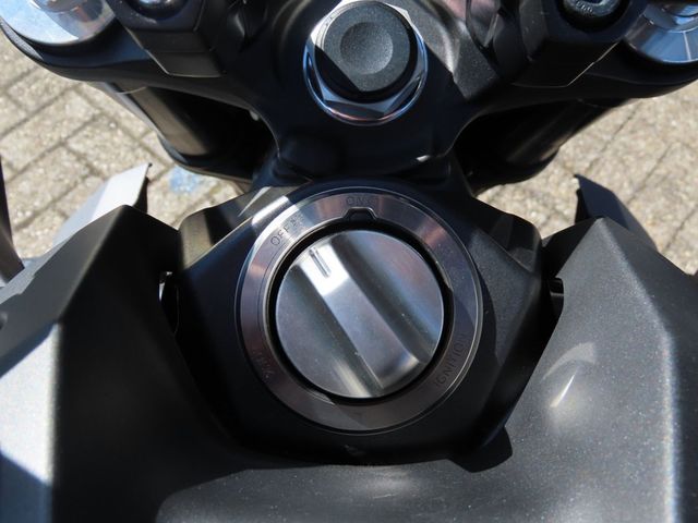 yamaha - mt-09-y-amt