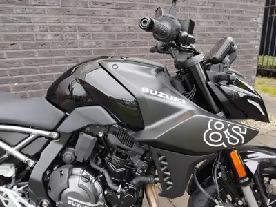 SUZUKI GSX-8S – foto 3