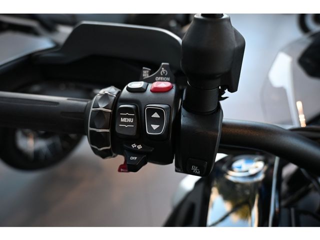 bmw - r-1300-gs-triple-black
