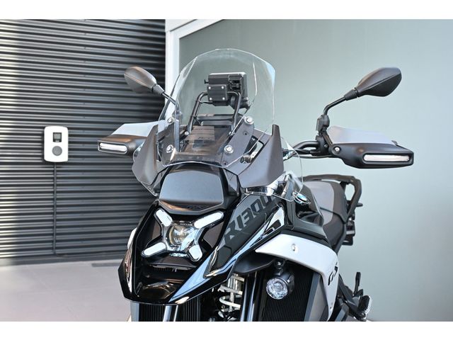 bmw - r-1300-gs-triple-black