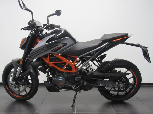 ktm - 125-duke