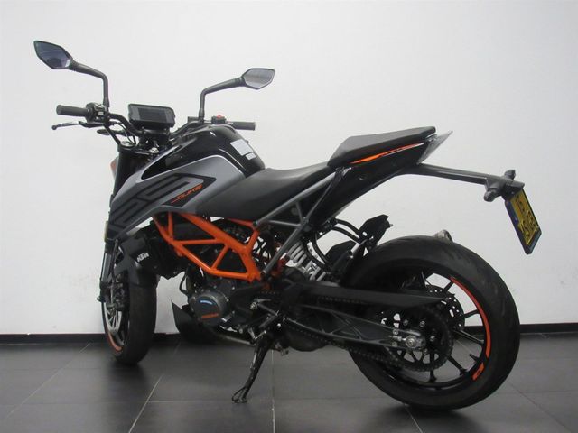 ktm - 125-duke