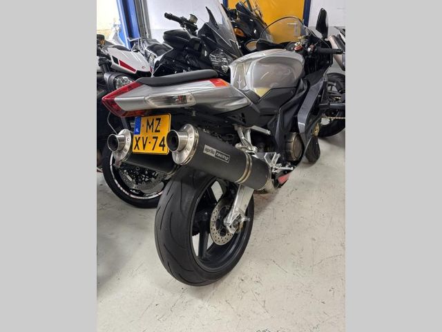 aprilia - rsv-1000-r