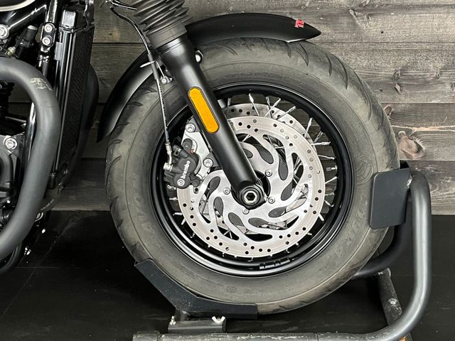 triumph - bonneville-bobber-black