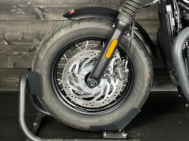 triumph - bonneville-bobber-black