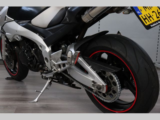 suzuki - gsr-600