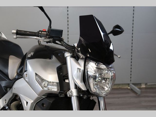 suzuki - gsr-600