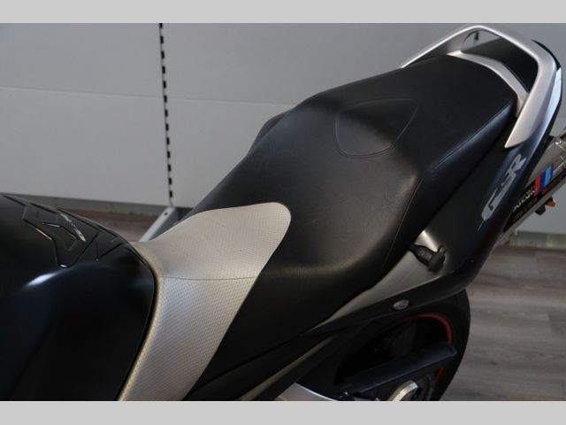 suzuki - gsr-600
