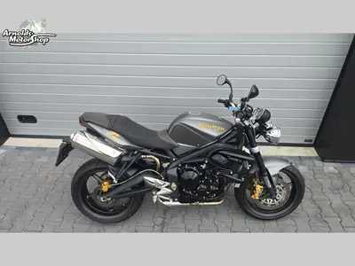 TRIUMPH STREET TRIPLE – foto 2