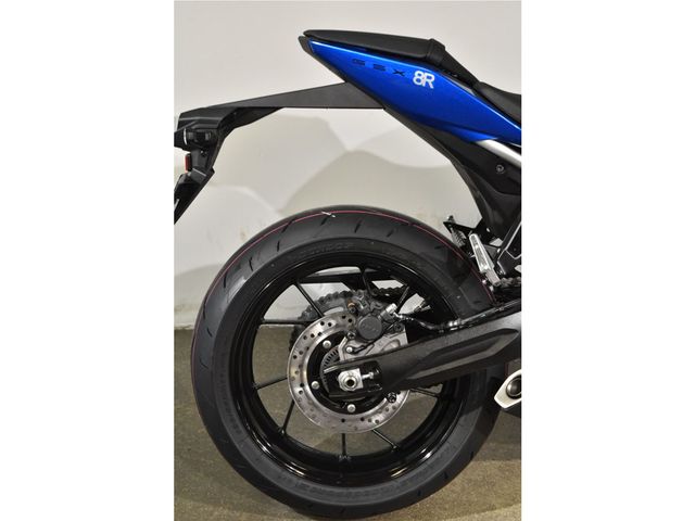 suzuki - gsx-8r