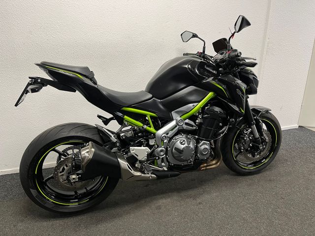 kawasaki - z900