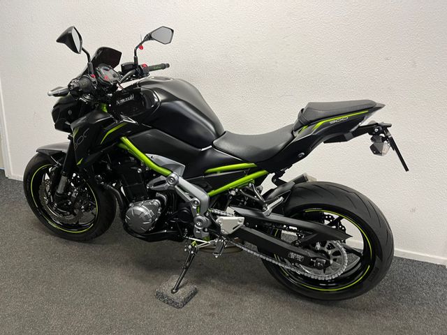kawasaki - z900