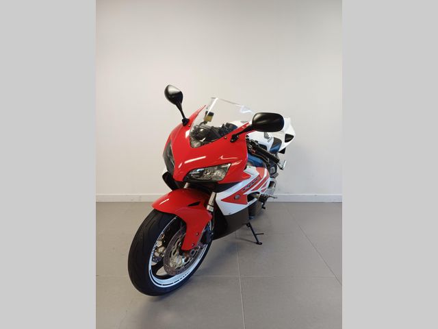 honda - cbr-1000-rr-fireblade