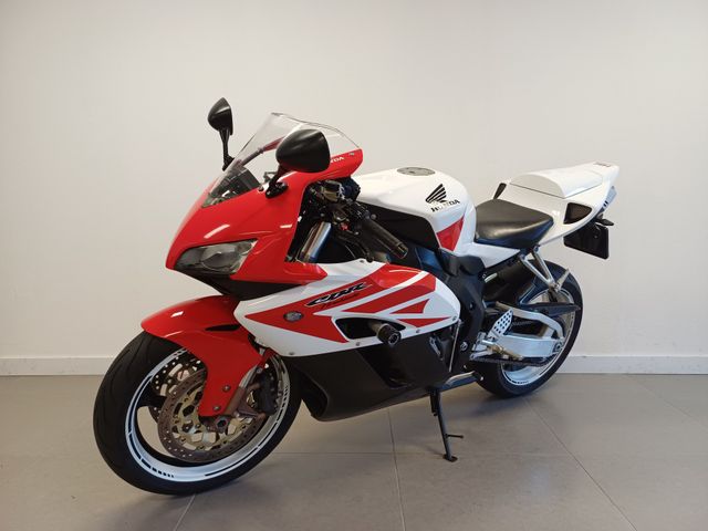 honda - cbr-1000-rr-fireblade