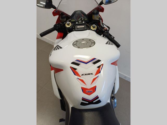 honda - cbr-1000-rr-fireblade