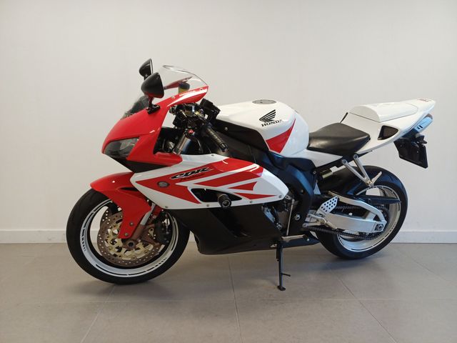honda - cbr-1000-rr-fireblade