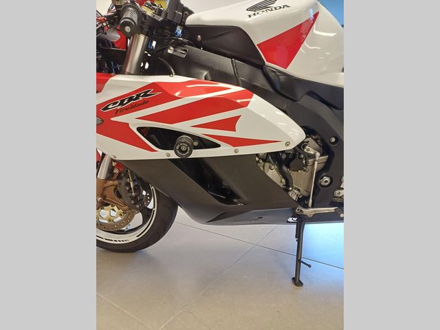 honda - cbr-1000-rr-fireblade