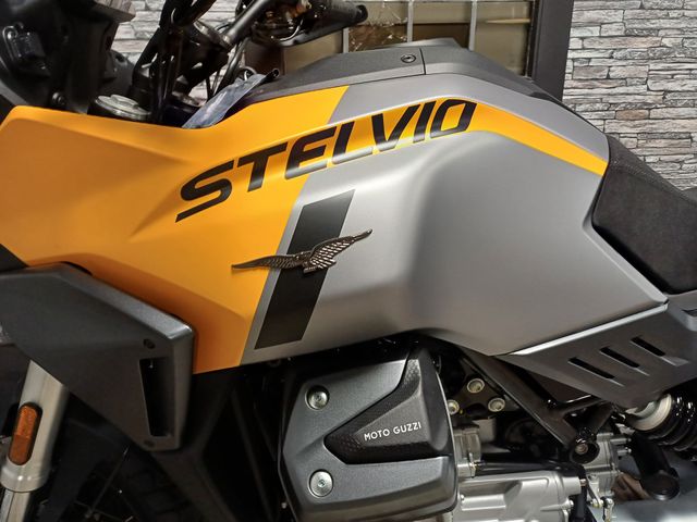 moto-guzzi - stelvio