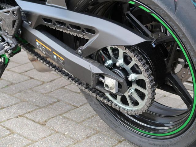 kawasaki - z900