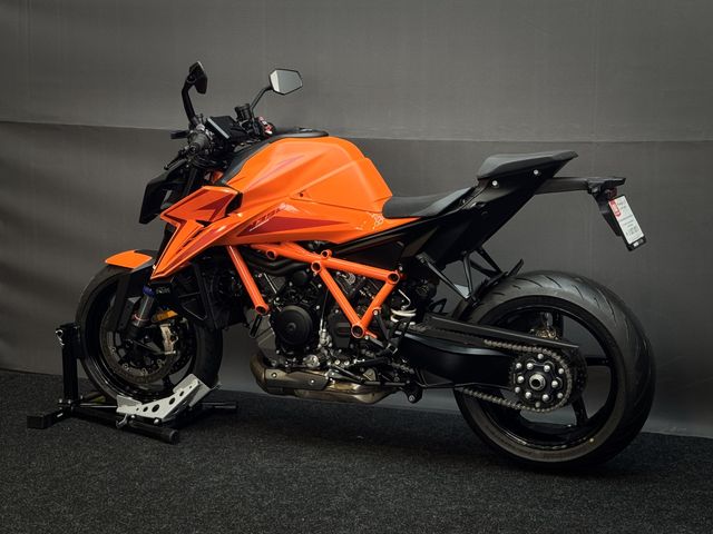 ktm - 1390-super-duke-r-evo
