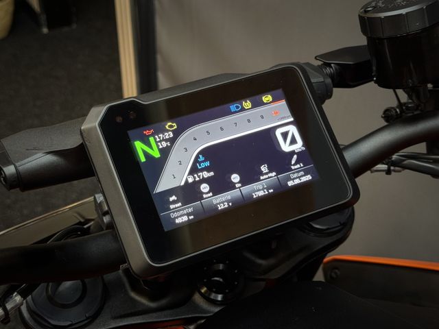ktm - 1390-super-duke-r-evo
