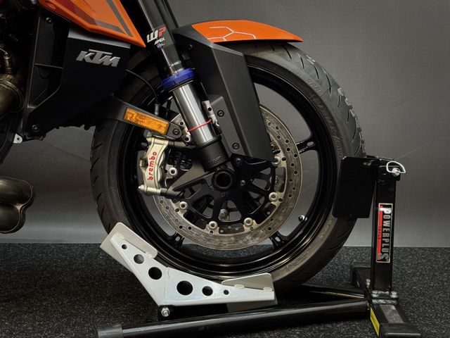 ktm - 1390-super-duke-r-evo