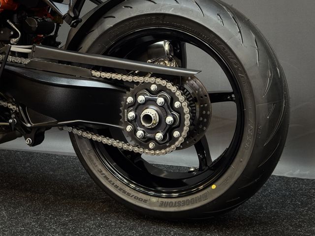 ktm - 1390-super-duke-r-evo