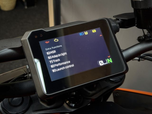 ktm - 1390-super-duke-r-evo