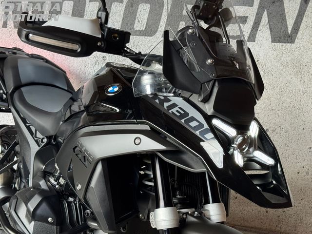 bmw - r-1300-gs-triple-black