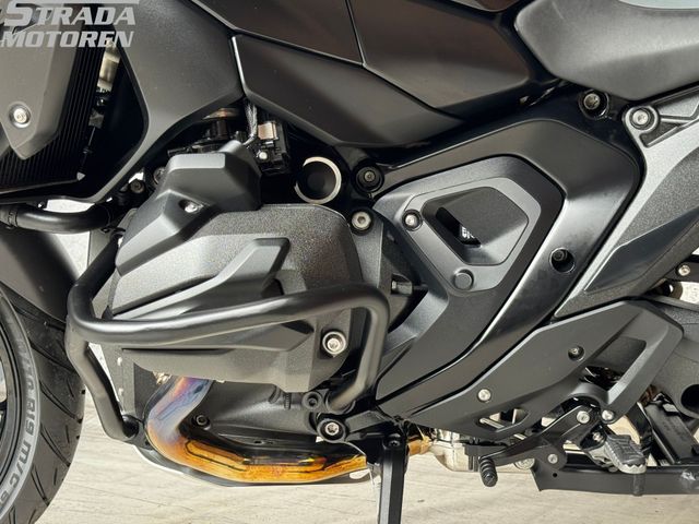 bmw - r-1300-gs-triple-black