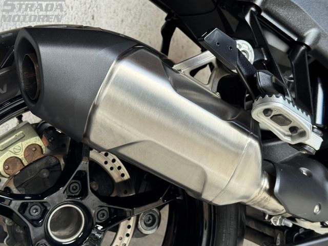 bmw - r-1300-gs-triple-black